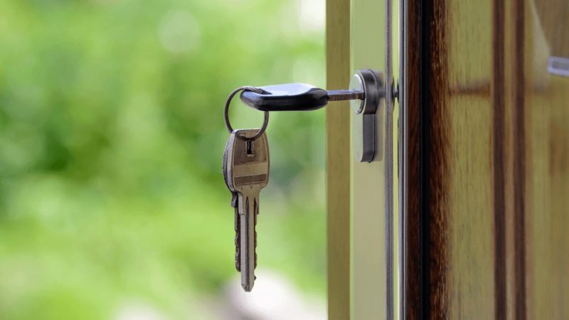 What is the requirement oflooking for Professional Locksmith Services?