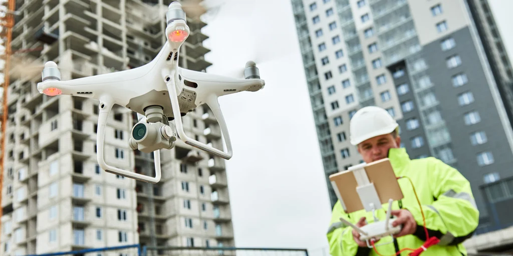 4 Ways Technology Is Making Construction Sites Safer & More Efficient