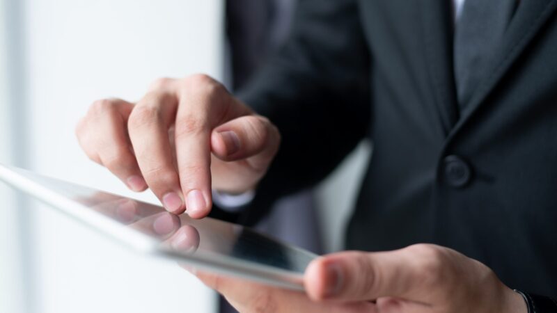 Complete Mobile Communication Capture: SMS and IM Archiving