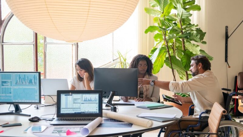 IT Staffing Solutions: How Agencies Help Your Business Stay Competitive