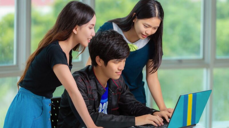 Can Chinese Students Do Internships in Singapore? Key Requirements