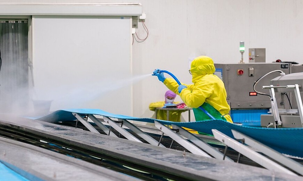 How Technical Aerosol Sprays Support Building Maintenance